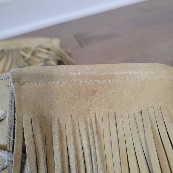 Vintage Cherokee beige gum sole mocassins winter leather boots with fringe Sz 8 - Picture 13 of 14